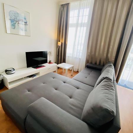 Doppelzimmer Humidor, Direkt Am Alten Strom รอสต็อค ภายนอก รูปภาพ
